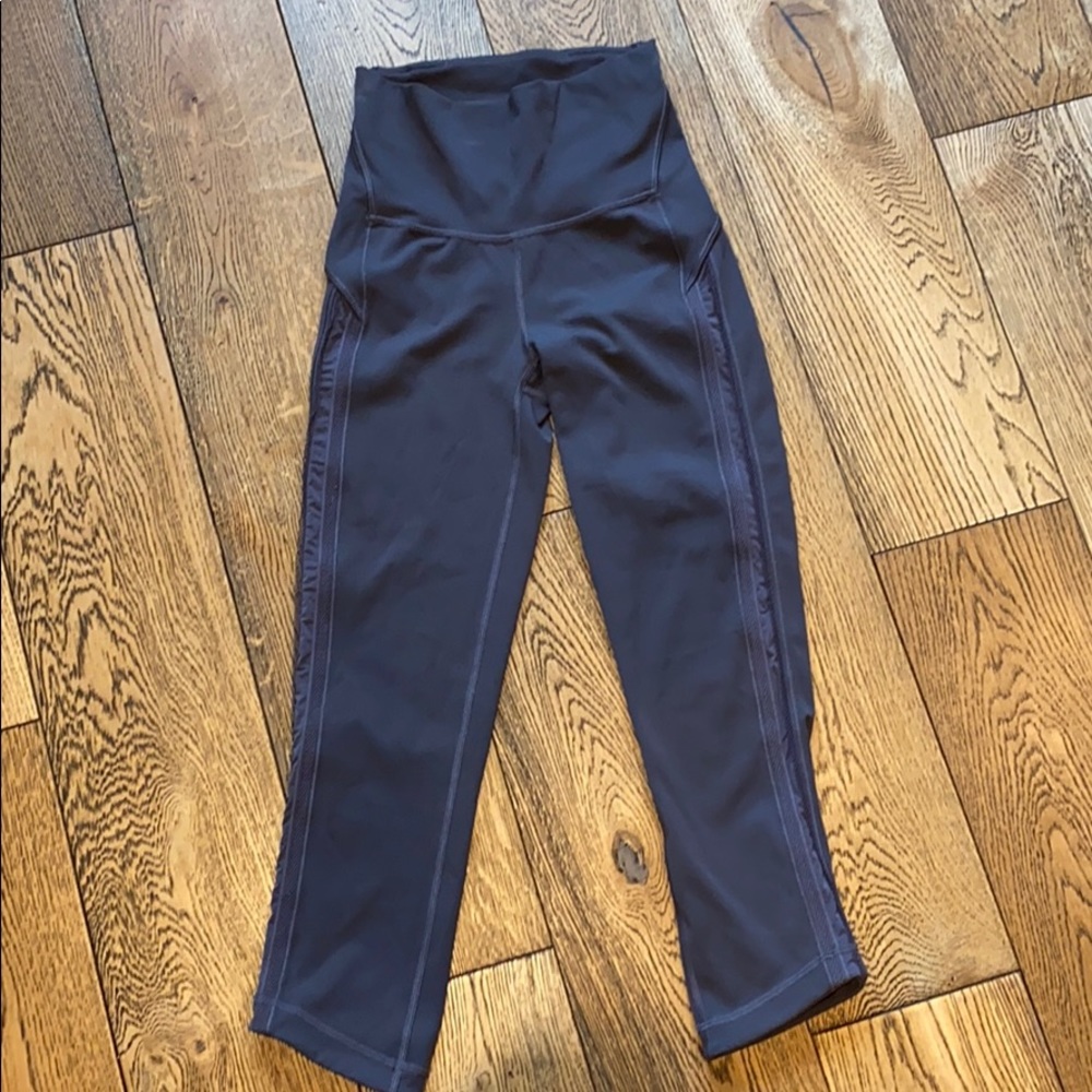 Lululemon Women’s cropped tights